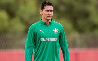 Ganso treina normalmente com elenco do Fluminense; JK e Santi fazem transição