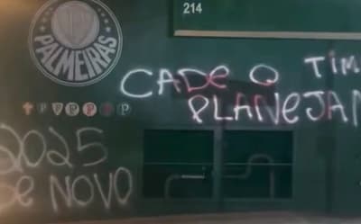 Muros da sede do Palmeiras são pichados após goleada para o Novorizontino: '2025 de novo'