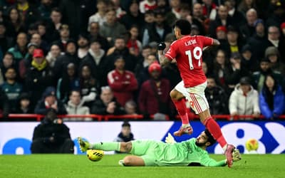 Time de Igor Jesus dá trabalho e segura empate com o líder Arsenal