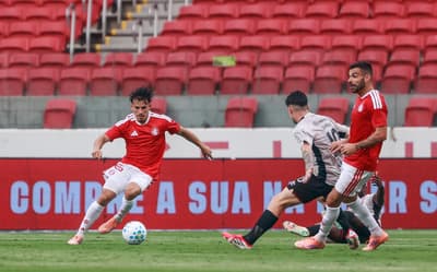 Gol perdido em Internacional x Athletico-PR choca torcedores: 'Inacreditável'