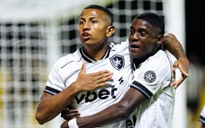 Dividido entre Carioca e Copinha, Bellão exalta postura do Botafogo: 'Competimos'