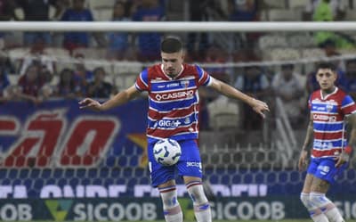 Fortaleza e Atlético-GO negociam troca de jogadores; entenda