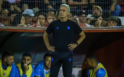 Luís Castro despista sobre o Gre-Nal após vitória do time reserva do Grêmio