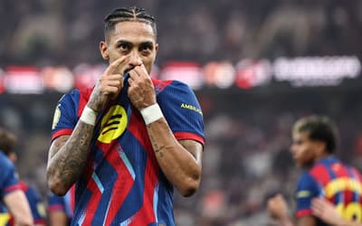 Raphinha joga? Veja escalações do Barcelona para o jogo da Copa do Rei