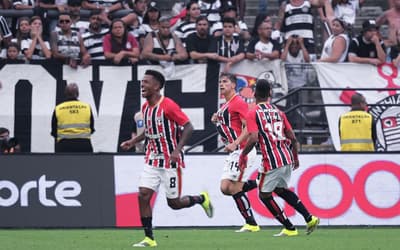 Torcedores se rendem a jogador após gol em Corinthians x São Paulo: 'Não acredito'