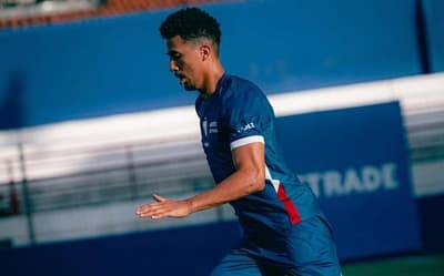 Lateral do Fortaleza viaja para acertar com time de Portugal