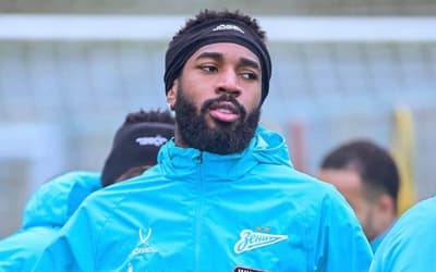 Gerson pelo Zenit (Foto: Divulgação Zenit)