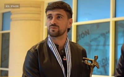 Flamengo: Arrascaeta recebe prêmio de Rei da América