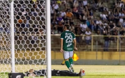 Copinha tem dia de zebras e gigantes caem no primeiro mata-mata