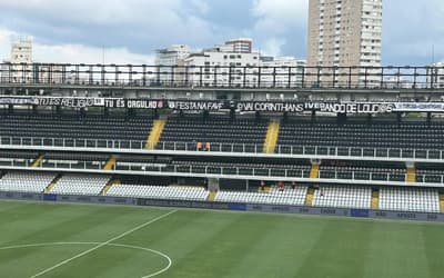 Corinthians 'envelopa' a Vila Belmiro antes de estreia no Brasileirão