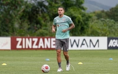 Fluminense acerta transferência de zagueiro ao Fortaleza