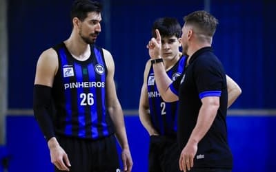 Com o apoio da torcida, Pinheiros derruba Franca e vai à final da Copa Super 8