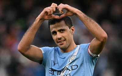 Rodri marca pela primeira vez pelo Manchester City desde a conquista na Bola de Ouro