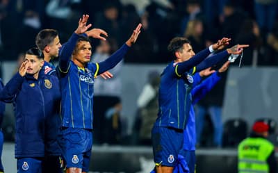 Thiago Silva esbarra em regulamento e não é relacionado para jogo da Europa League