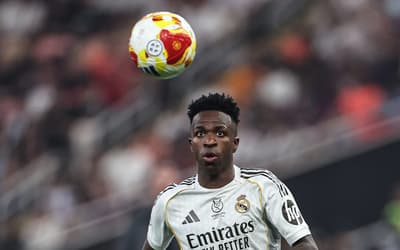 Vini Jr cai para o Barcelona, mas iguala Cristiano Ronaldo em feito pelo Real Madrid