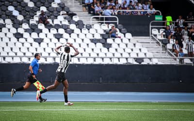 Botafogo encaminha empréstimos de Yarlen e Matías Segovia ao América-MG