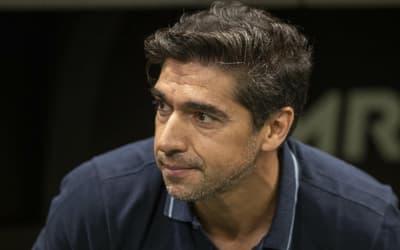 Torcedores do Palmeiras mandam recado a Abel Ferreira após empate com o Guarani