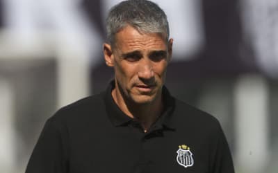 Torcedores do Santos mandam recado a Vojvoda após empate do São Paulo