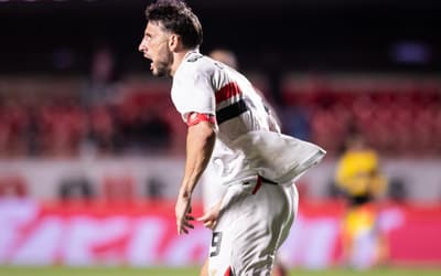 Autor de gol em vitória, Calleri deixa futuro em aberto no São Paulo: 'Diretoria'