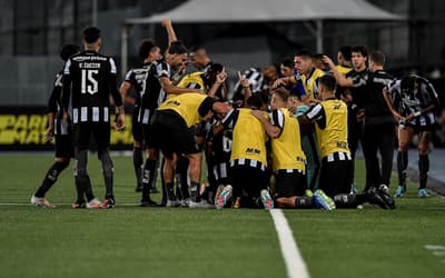 Meia explica motivo para derrocada do Botafogo em 2023: 'Nunca falei isso'