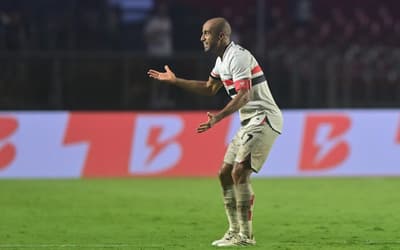 Lucas Moura admite 'calendário puxado' e acredita em elenco competitivo do São Paulo