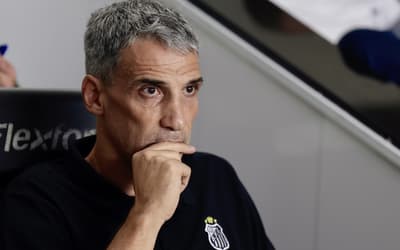 Vojvoda abre o jogo sobre pressão no Santos e exalta importância de vitória