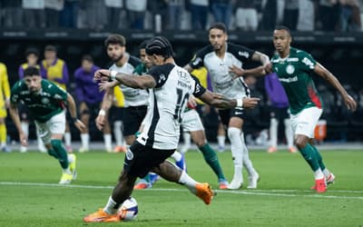 Corinthians x Palmeiras: Carlos Miguel comete pênalti, e Memphis escorrega na cobrança