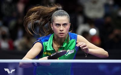 Bruna Takahashi luta, mas cai na semifinal da Copa América