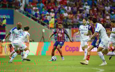 Internacional perto de fechar com o Bahia vindas de atacante e lateral