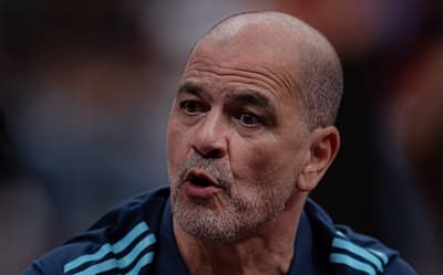 Treinador do Flamengo fala sobre jogar com pressão da torcida: 'Gostamos disso'