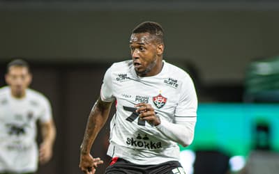 Jair Ventura antecipa titularidade de destaque do Vitória para pegar o Flamengo