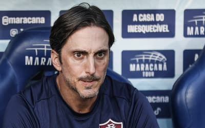 Atitude de Zubeldía em Vasco x Fluminense choca torcedores: 'Chilique'