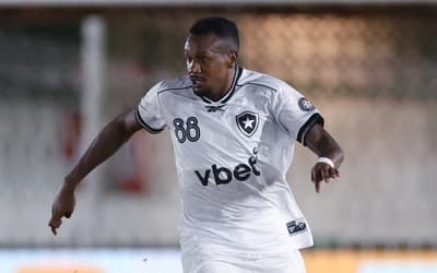 Após estreia com o Botafogo, Edenílson revela pedido de Anselmi: 'Quebrar essa sequência'