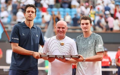 Agassi e outras lendas do tênis participarão de campeonato em São Paulo