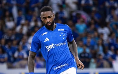 Gerson deixa Cruzeiro x Pouso Alegre com dores no joelho; veja