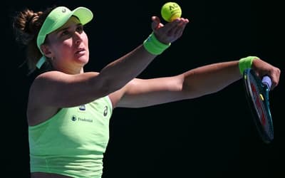 Bia Haddad erra muito e está eliminada do WTA 500 de Abu Dhabi