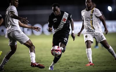 Vasco: Gómez supera Yamal e Endrick por recorde de estatística no ano