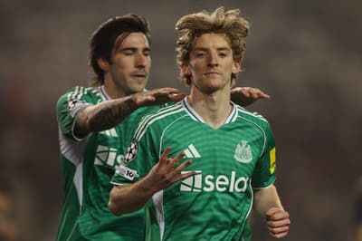 Gordon entrou na lista; veja os jogadores com mais gols em uma partida da Champions League