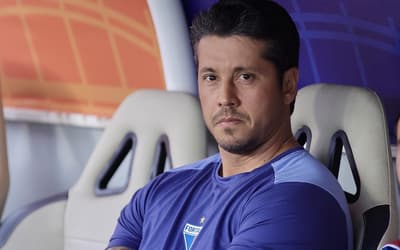 Carpini explica negociação do Fortaleza por atacante do Vitória