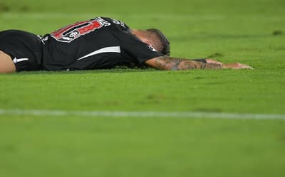 Lances de reforço do Vasco contra a Chapecoense viram assunto: 'Não pode'