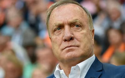 Técnico deixa seleção classificada para a Copa do Mundo