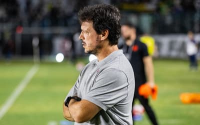 Com ausência na lateral, Vasco está definido para encarar a Chapecoense; veja a escalação