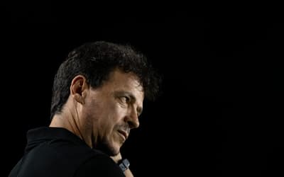 Torcedores do Vasco mandam recado a Fernando Diniz: 'Paciência'