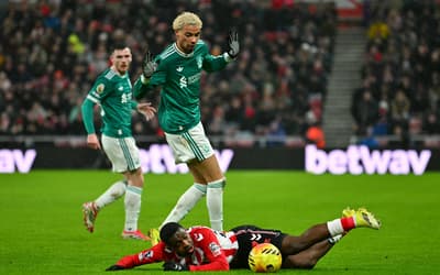 Virada insana e jogo sem brilho agitam rodada da Premier League; veja resumo