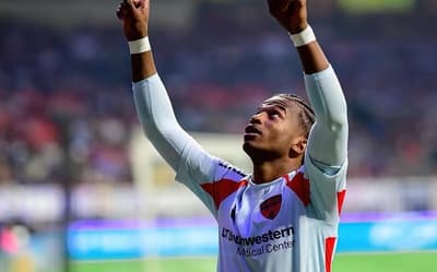 Atuando na MLS, ex-Grêmio revela estratégia contra Messi e outros veteranos: 'Redobrado'