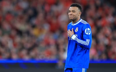 Atitude de Mbappé com Vini Jr surpreende internautas: 'Prova o contrário'