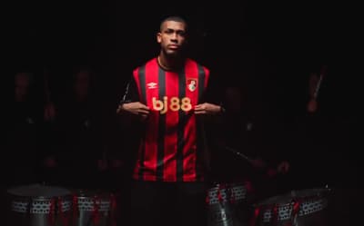 Rayan é apresentada pelo Bournemounth