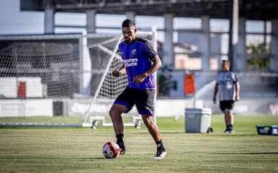 Ceará contrata ex-Corinthians e segue com reformulação na zaga