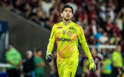 Rossi, do Flamengo, elege rival como melhor goleiro do Brasil
