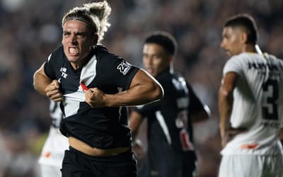 Spinelli dedica primeiro gol pelo Vasco à torcida: 'Muito agradecido'